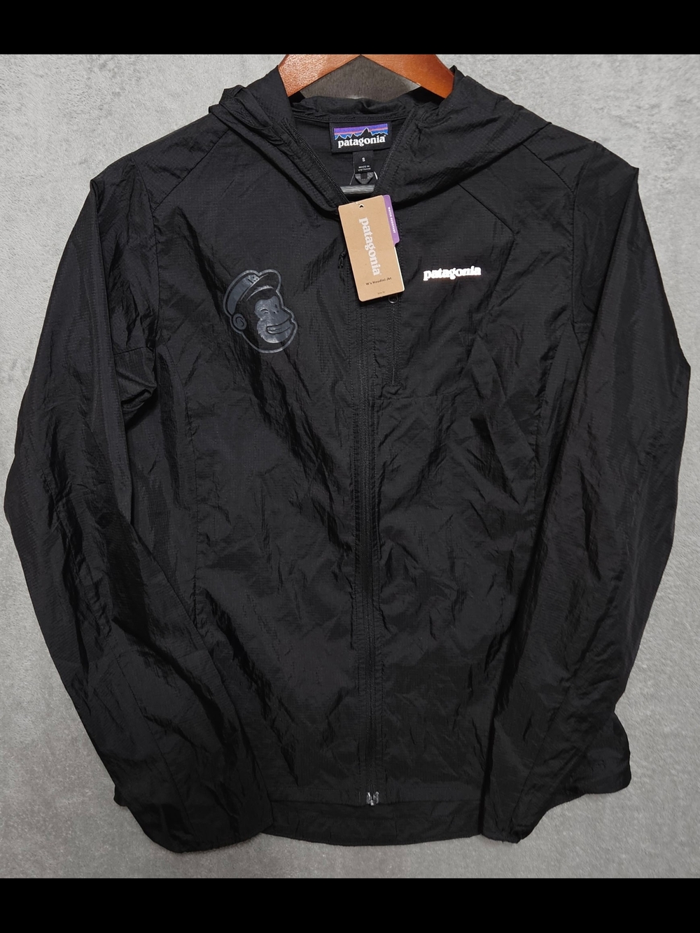 Patagonia Houdini Jacket Mens Hooded Black  3.4 Oz. Folds Into Self Sz S